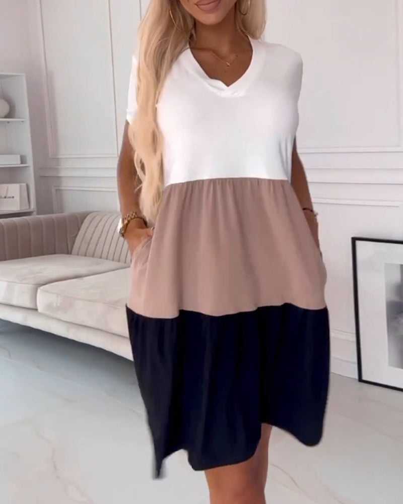 Violet | Casual dress with short sleeves and color block design