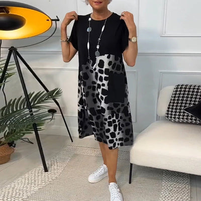 Amara | Short-sleeved, printed dress with round neckline