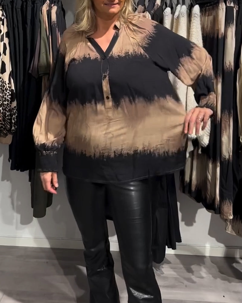Acacia | Vintage Style blouse with V-neck and button placket