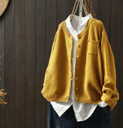 Caroline - Cardigan with Classic Button-Up Design